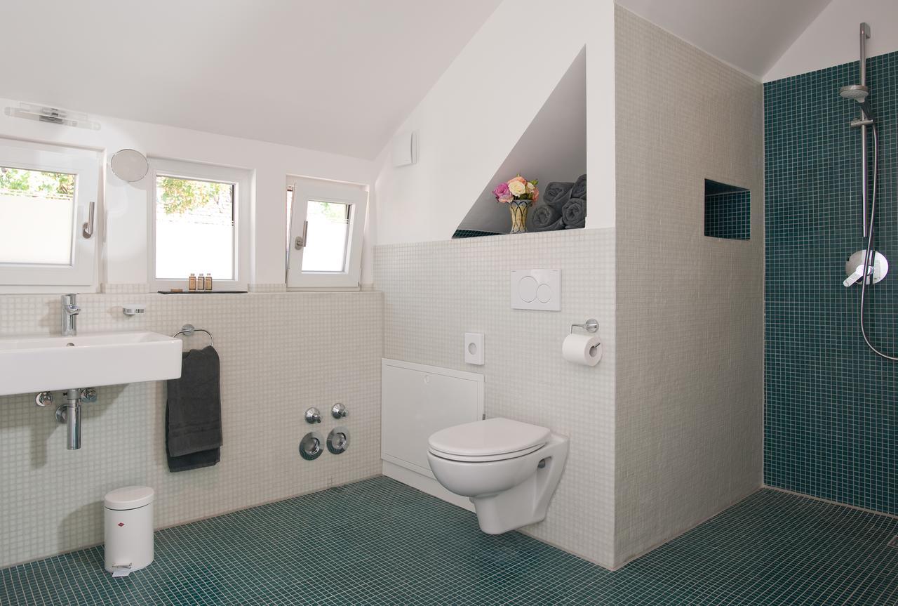 1463 Apartmenthaus * Karlsruhe